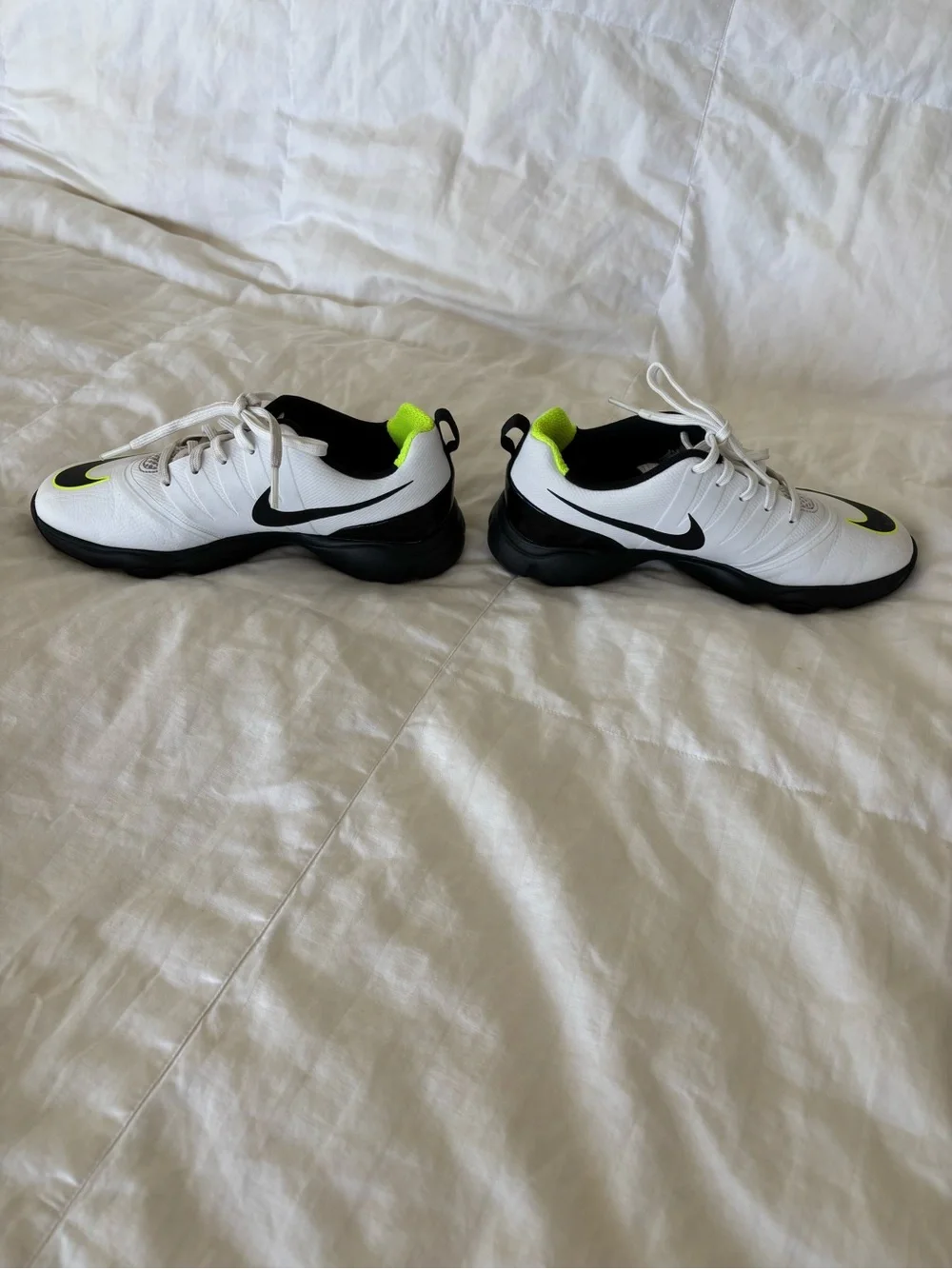 Nike Control Junior Golf Shoes Youth boys 3 white black neon green
